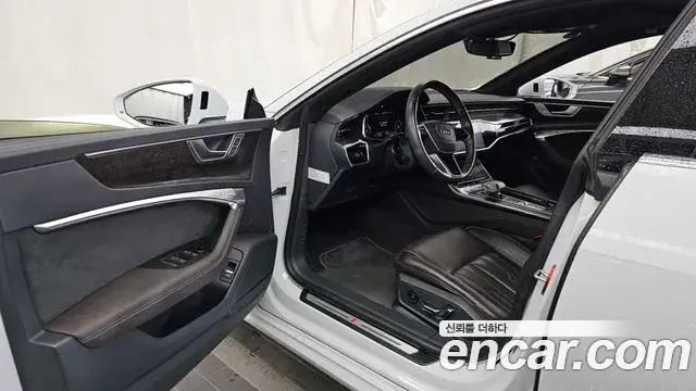 Audi A7 2020 — ფოტო 17/20