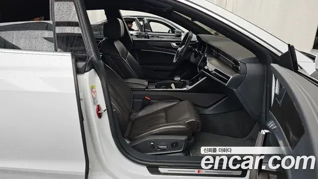 Audi A7 2020 — ფოტო 13/20