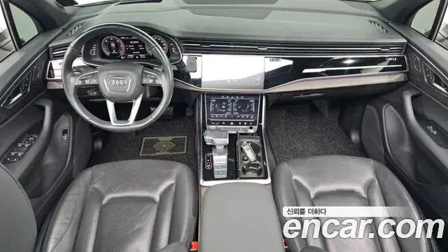 Audi Q7 2020 — Фото 7/20