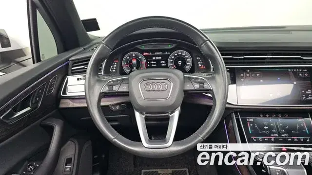 Audi Q7 2020 — Фото 13/20