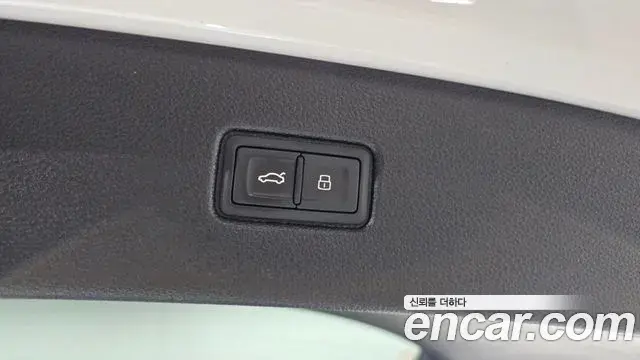 Audi Q7 2020 — ფოტო 13/34