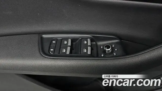 Audi Q7 2020 — ფოტო 11/34