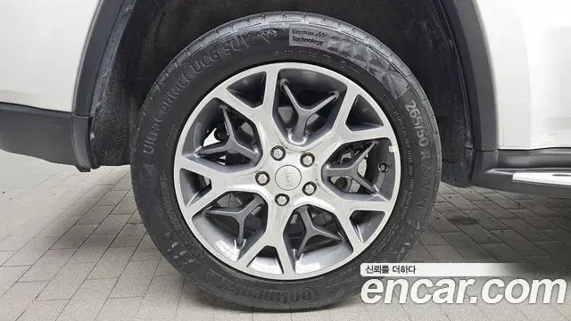 Jeep Grand Cherokee 2019 — Photo 9/31