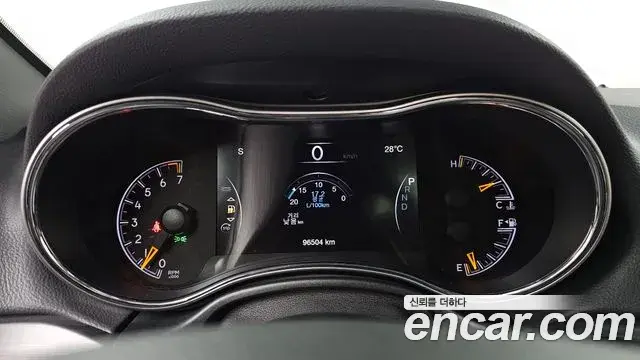 Jeep Grand Cherokee 2019 — Photo 14/31