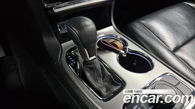 Jeep Grand Cherokee 2019 — Photo 1/31