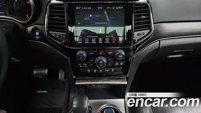 Jeep Grand Cherokee 2019 — Photo 23/31
