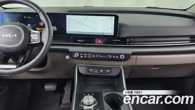 Kia Carnival 2024 — Şəkil 27/30