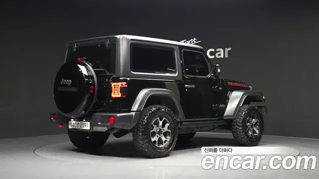 Jeep Wrangler 2020 — ფოტო 7/20