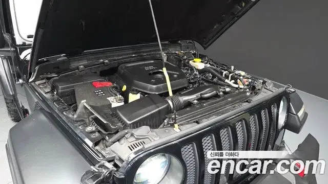 Jeep Wrangler 2020 — ფოტო 4/20