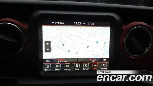 Jeep Wrangler 2020 — ფოტო 9/20