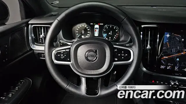 Volvo S60 2022 — Фото 14/20