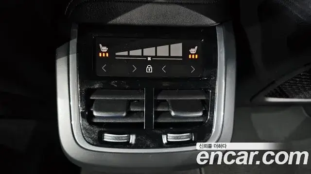 Volvo S60 2022 — Photo 20/32