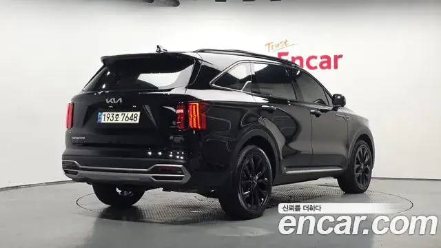Kia Sorento 2022 — Фото 2/20