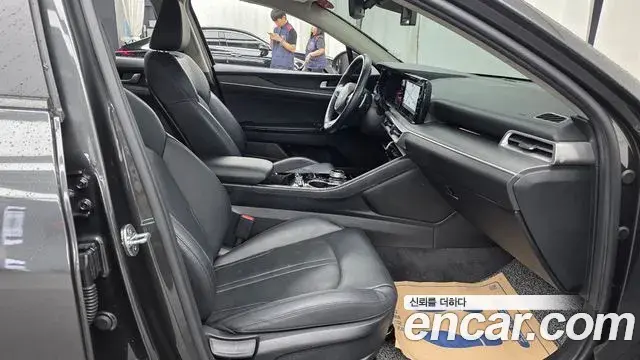 Kia K5 2021 — Şəkil 11/30