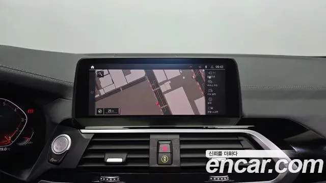 BMW X4 2020 — Şəkil 32/33