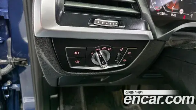 BMW X4 2020 — Şəkil 27/33