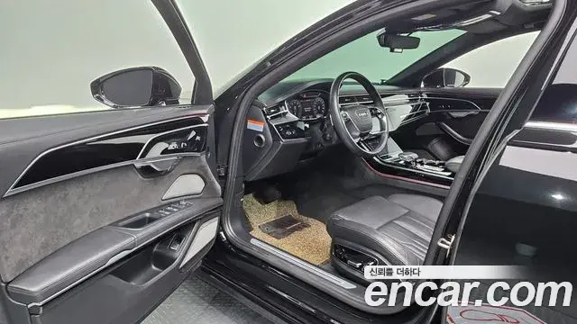 Audi A8 2020 — ფოტო 2/20
