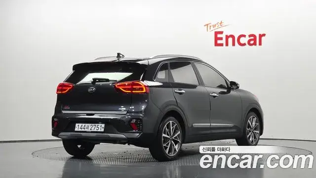 Kia Niro 2019 — Фото 2/20