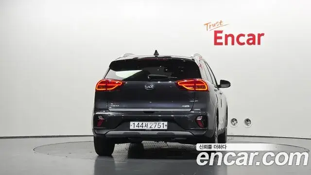 Kia Niro 2019 — Фото 4/20