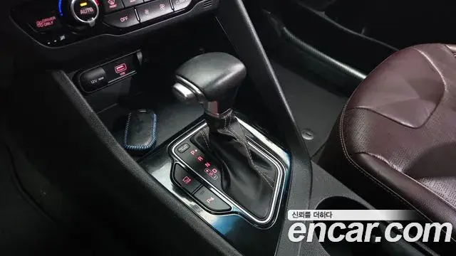 Kia Niro 2019 — Фото 9/20