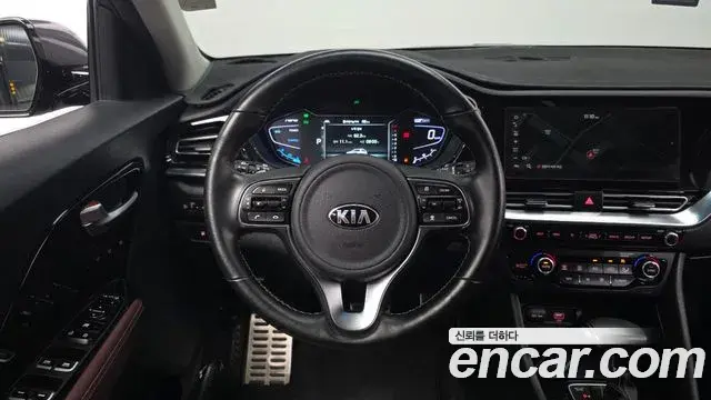 Kia Niro 2019 — Фото 13/20