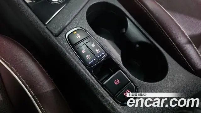 Kia Niro 2019 — Фото 16/20