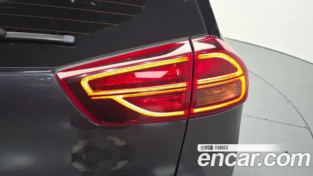 Kia Niro 2019 — ფოტო 18/30