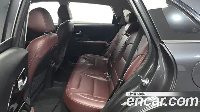 Kia Niro 2019 — ფოტო 21/30