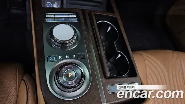 Genesis G80 2023 — Photo 18/30