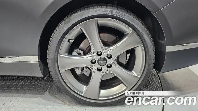 Genesis G80 2023 — Photo 29/30