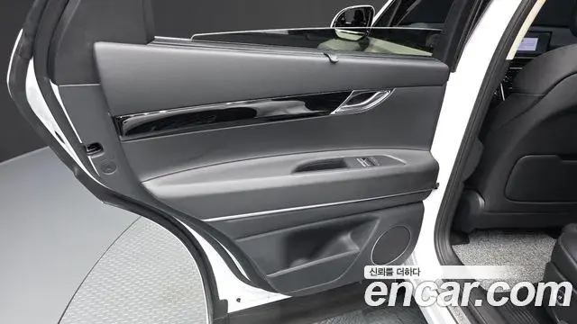 Genesis GV80 2025 — Photo 32/34