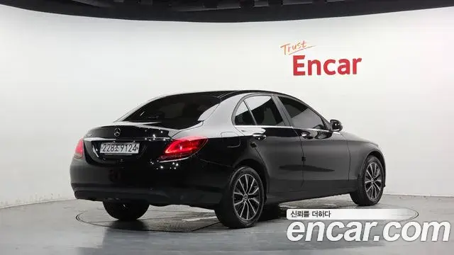 Mercedes-Benz C-Class 2019 — Şəkil 8/31