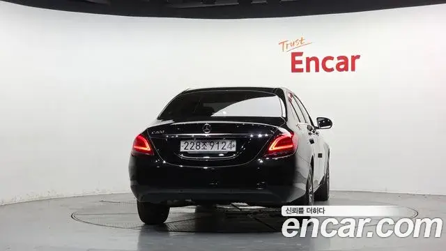 Mercedes-Benz C-Class 2019 — Şəkil 31/31