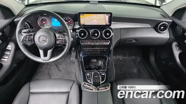 Mercedes-Benz C-Class 2019 — Şəkil 18/31