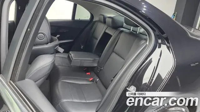 Mercedes-Benz C-Class 2019 — Şəkil 28/31