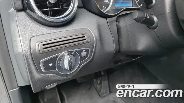 Mercedes-Benz C-Class 2019 — Şəkil 12/31
