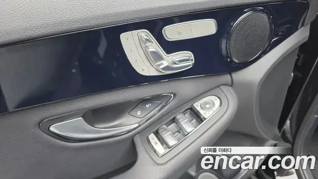 Mercedes-Benz C-Class 2019 — Şəkil 1/31