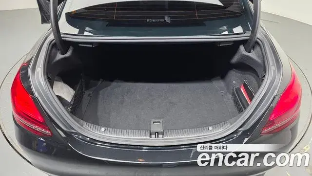 Mercedes-Benz C-Class 2019 — Şəkil 13/31