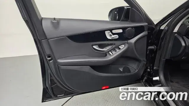 Mercedes-Benz C-Class 2019 — Şəkil 20/31
