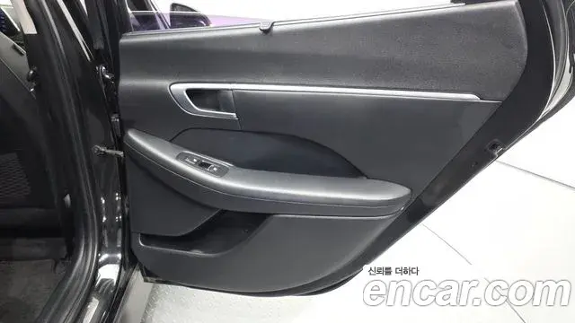 Hyundai Sonata Hybrid 2019 — Şəkil 18/33