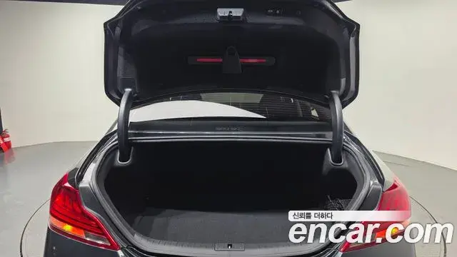 Genesis G70 2019 — Şəkil 24/31