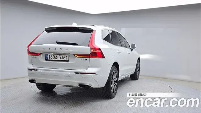 Volvo XC60 2019 — Photo 11/20