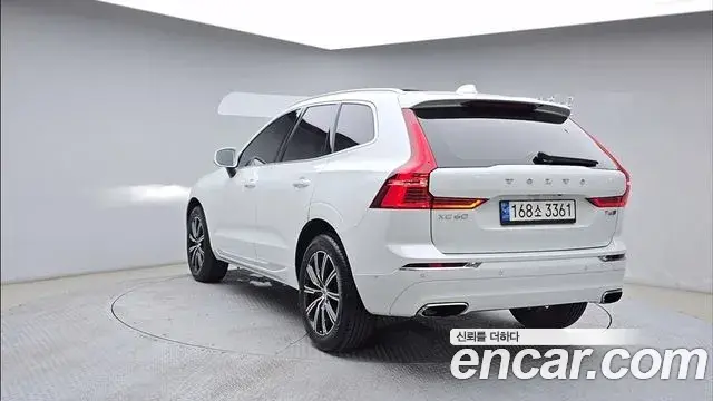 Volvo XC60 2019 — Photo 14/20