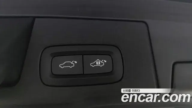Volvo XC60 2019 — Photo 3/20