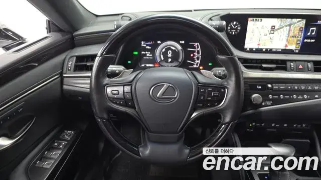 Lexus ES300h 2021 — ფოტო 4/20