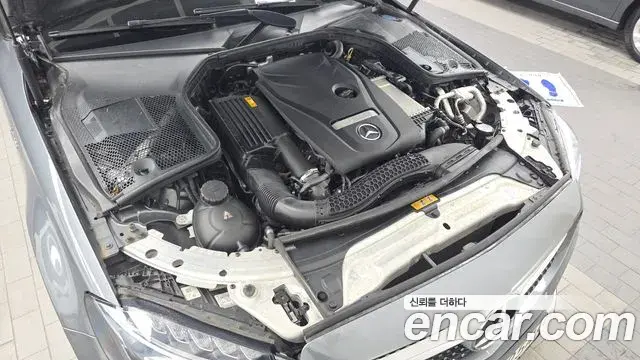 Mercedes-Benz C-Class 2018 — Şəkil 32/33
