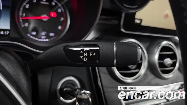 Mercedes-Benz C-Class 2018 — Şəkil 22/33