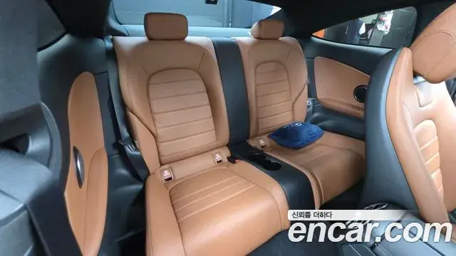 Mercedes-Benz C-Class 2018 — Şəkil 24/33