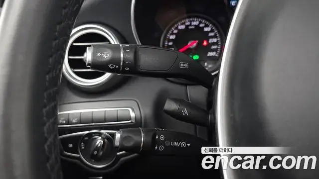 Mercedes-Benz C-Class 2018 — Şəkil 10/33