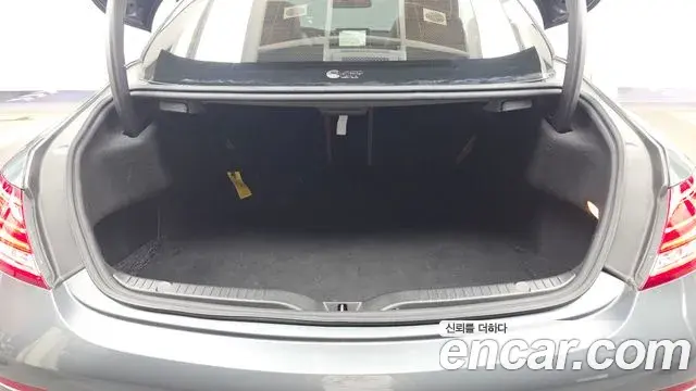 Mercedes-Benz C-Class 2018 — Şəkil 26/33